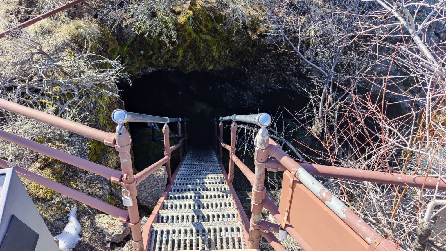 The entrance to Mushpot Cave.